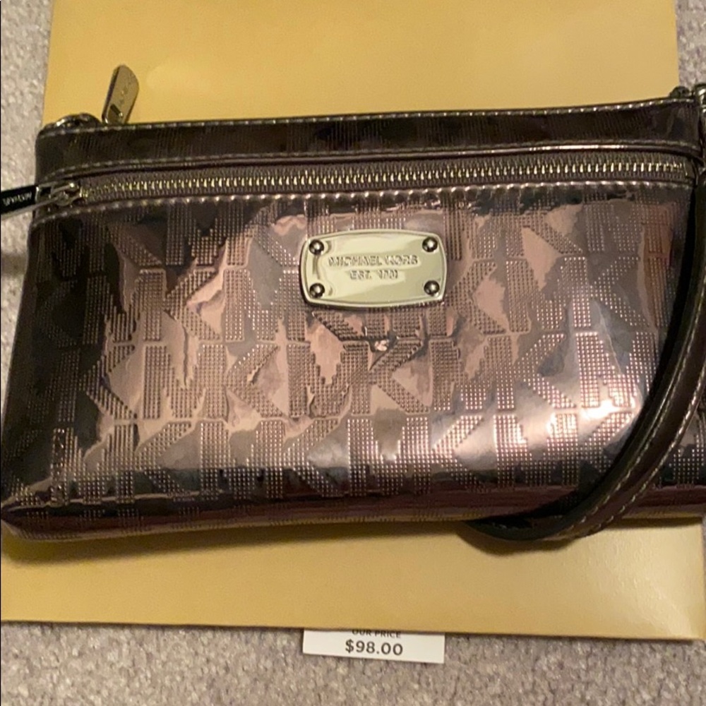 Michael Michael Kors jet set item large wristlet